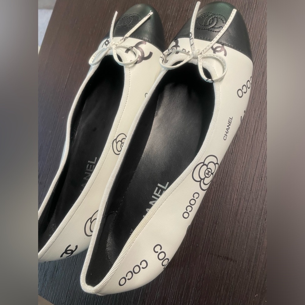 Chanel logo ballet flats size 40 41 9 10